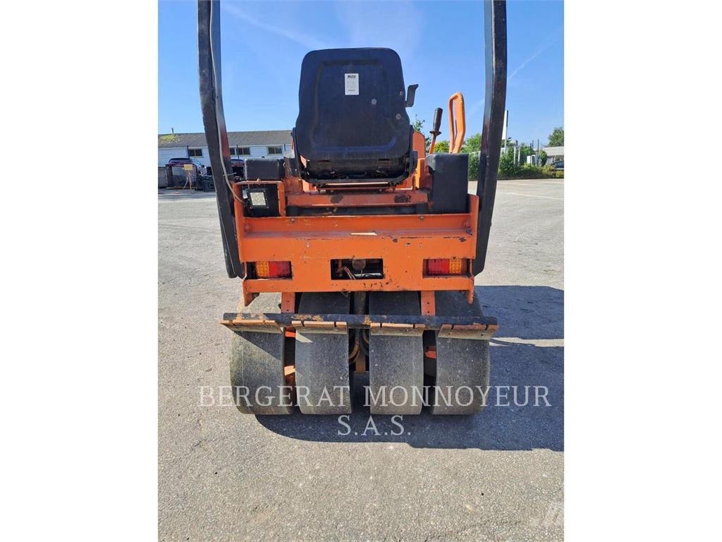 CAT CB224C Ťahačové valce