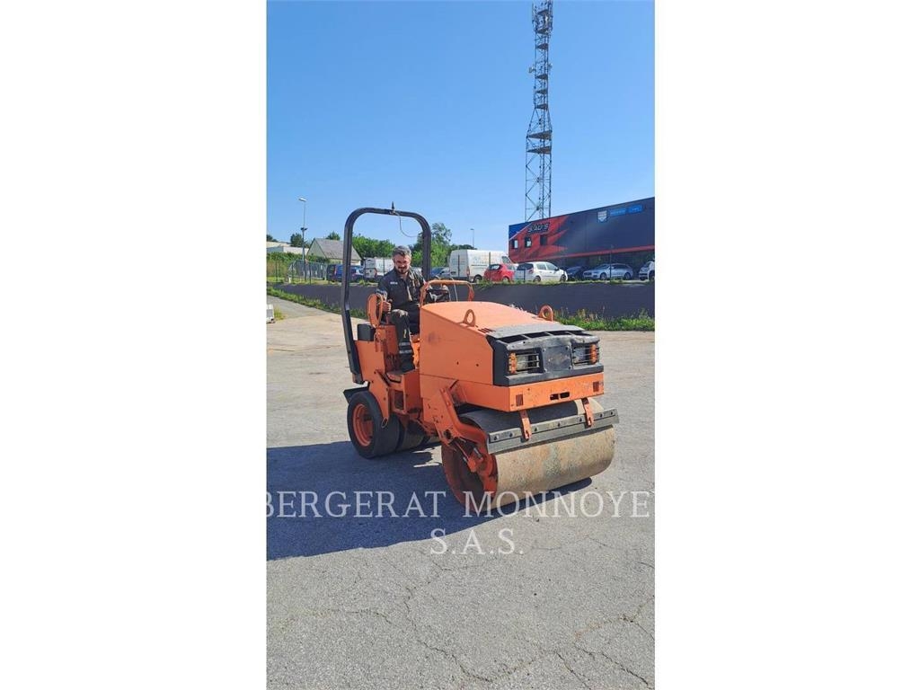 CAT CB224C Ťahačové valce