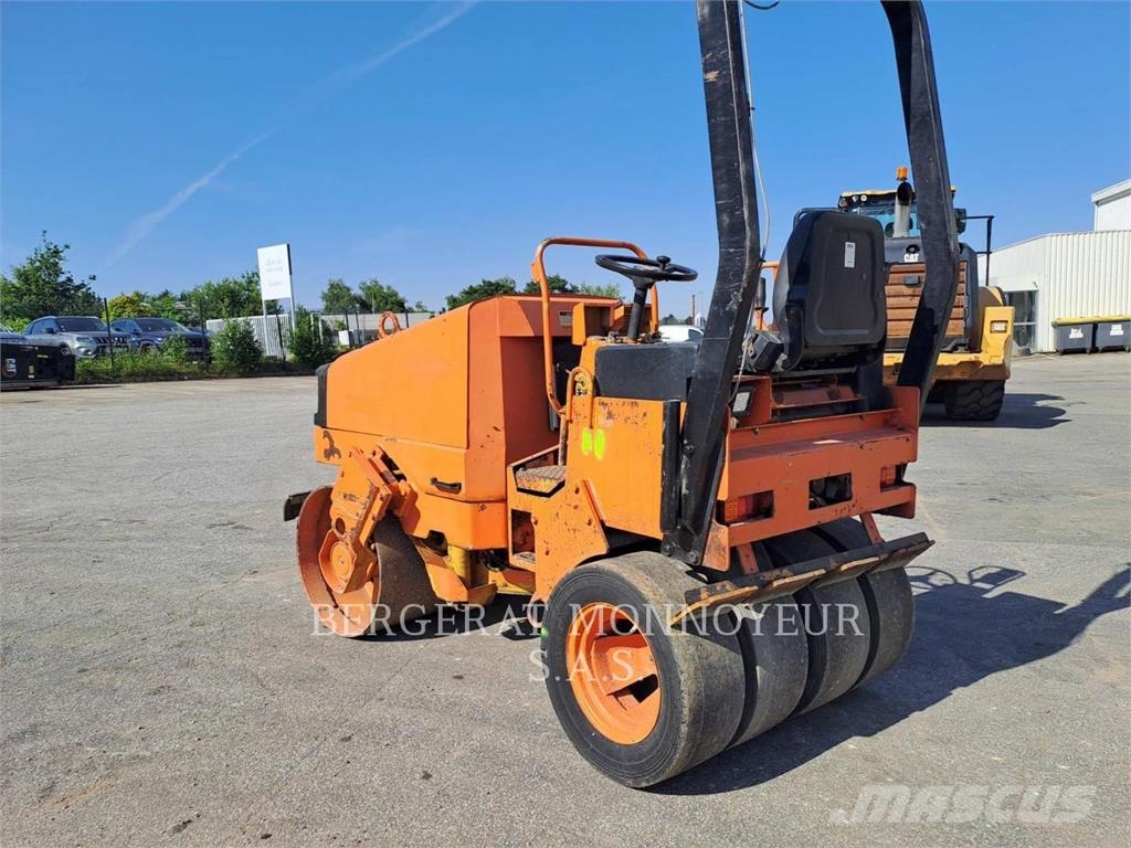 CAT CB224C Ťahačové valce