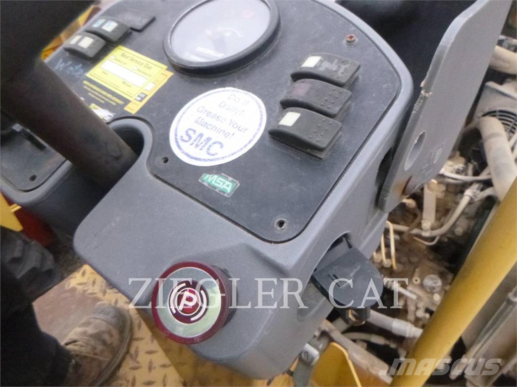 CAT CB24 ضاغطات التربة