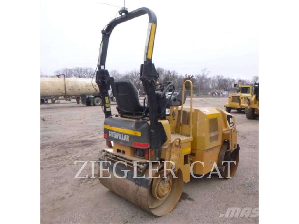 CAT CB24 ضاغطات التربة