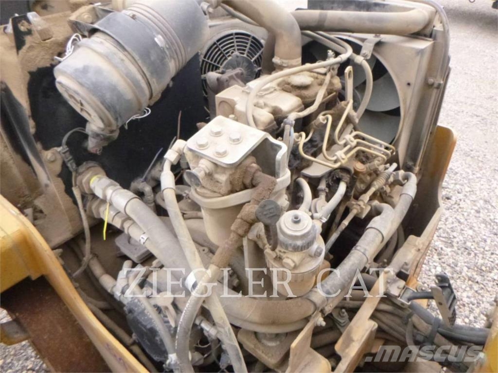 CAT CB24 ضاغطات التربة