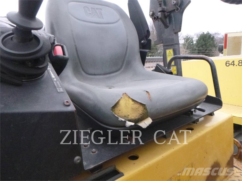 CAT CB24 ضاغطات التربة