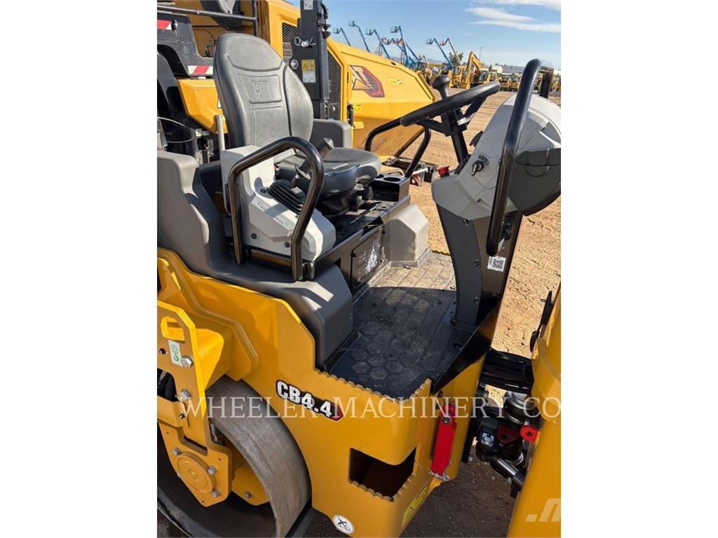 CAT CB4.4 Twin drum rollers