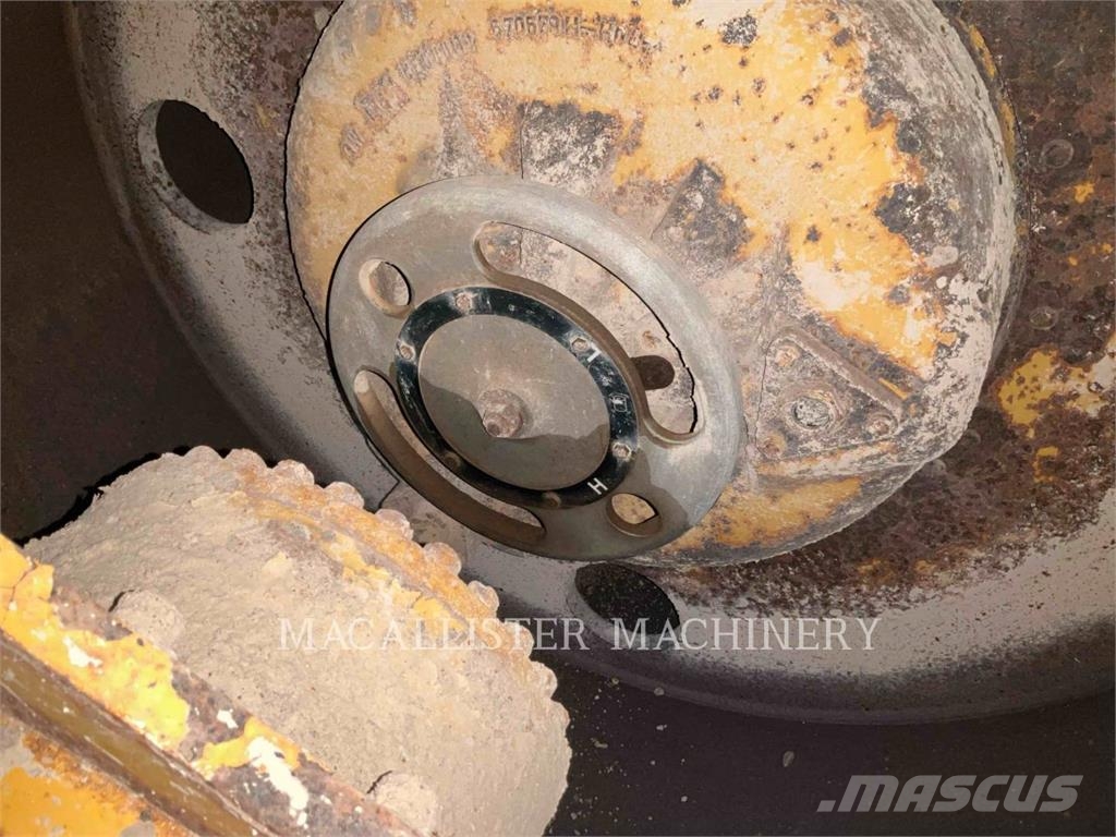 CAT CB534D XW Котки тротуарні