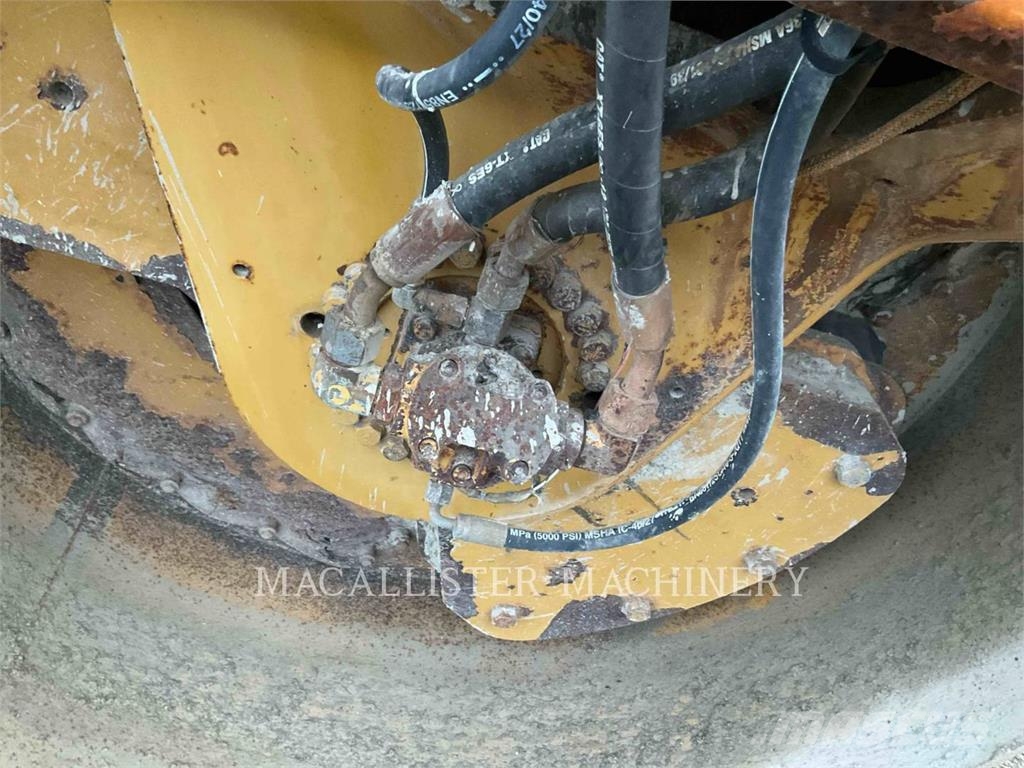 CAT CB534D XW Котки тротуарні
