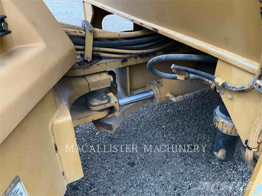 CAT CB534D XW Котки тротуарні