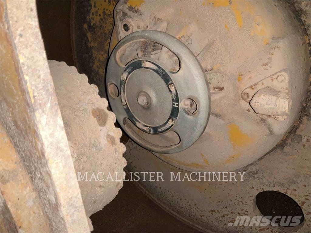 CAT CB534D XW Котки тротуарні