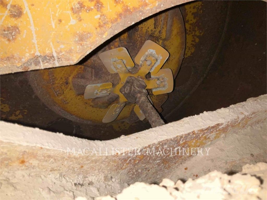 CAT CB534D XW Котки тротуарні
