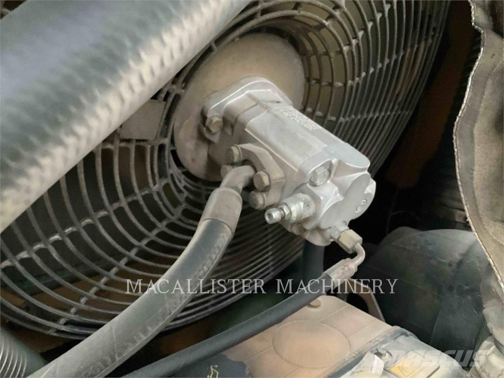 CAT CB534D XW Котки тротуарні