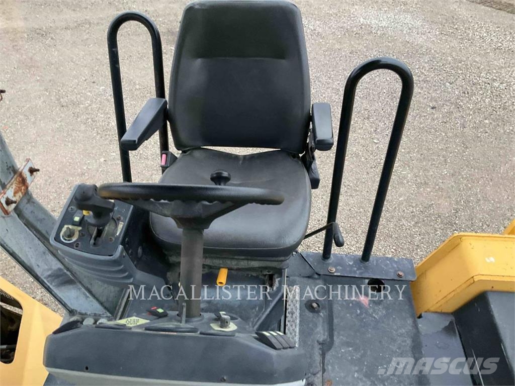 CAT CB534D XW Котки тротуарні