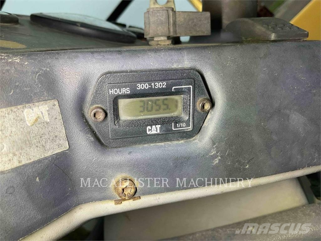 CAT CB534D XW Котки тротуарні