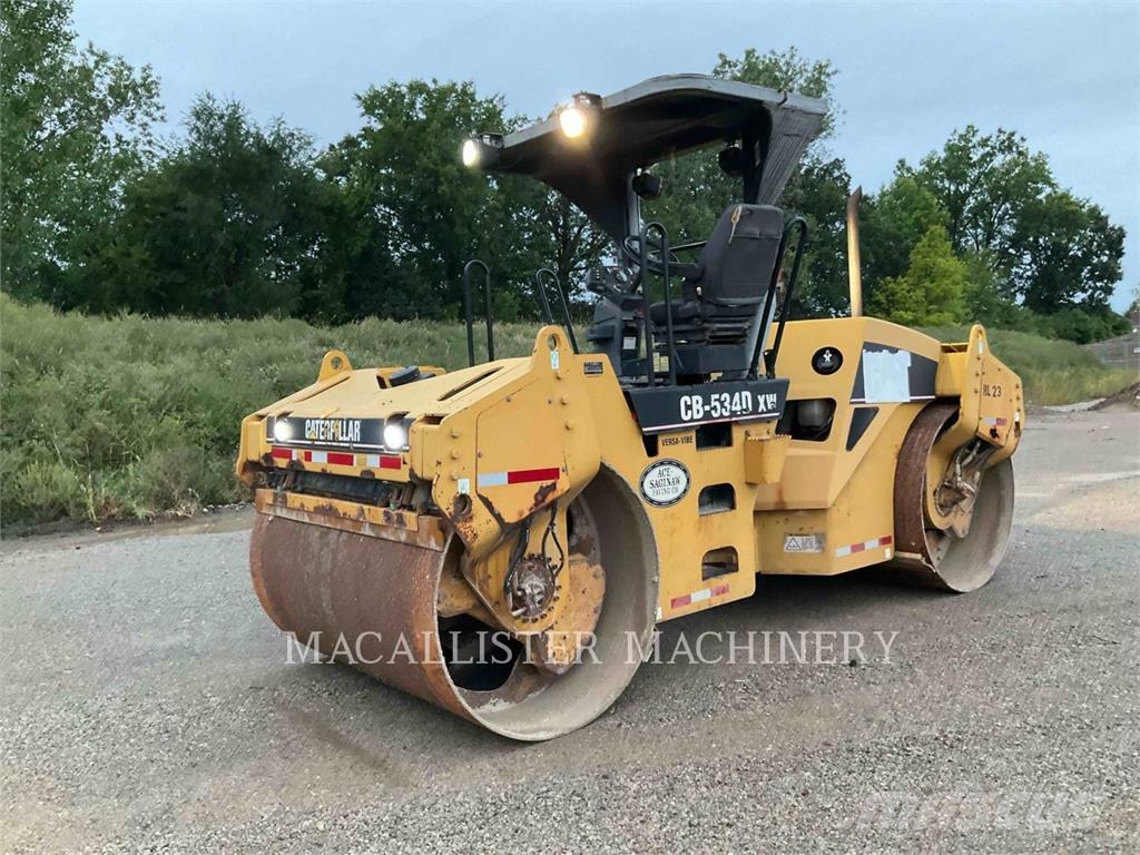 CAT CB534D XW Котки тротуарні