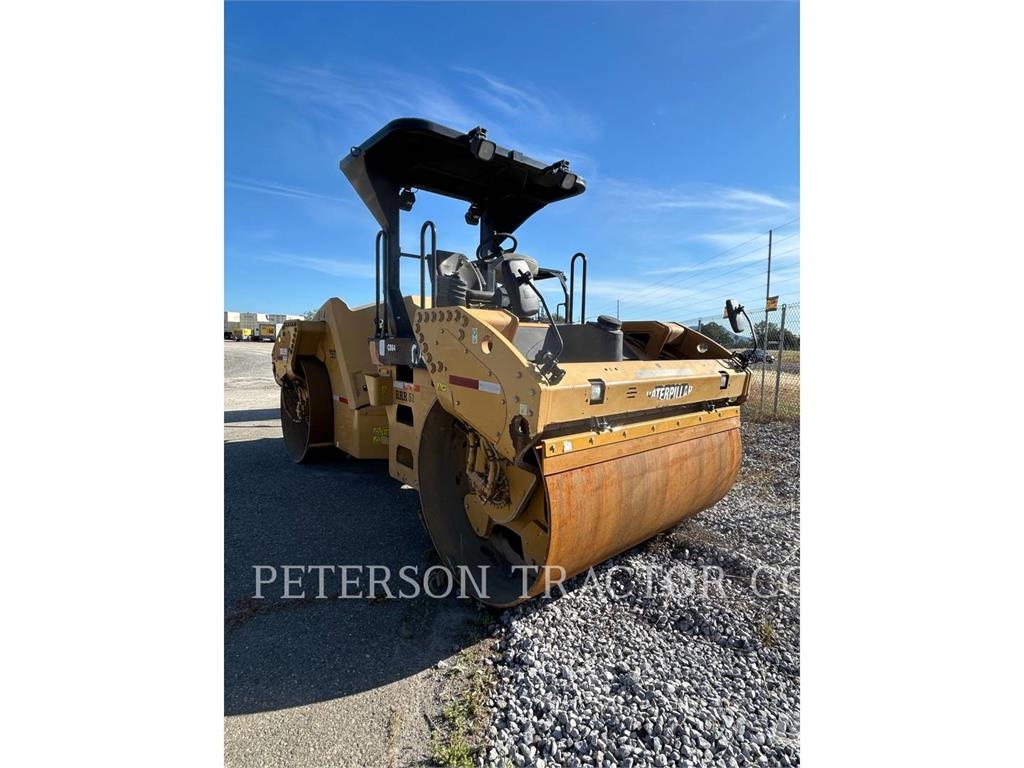 CAT CB64 Rupsgraafmachines