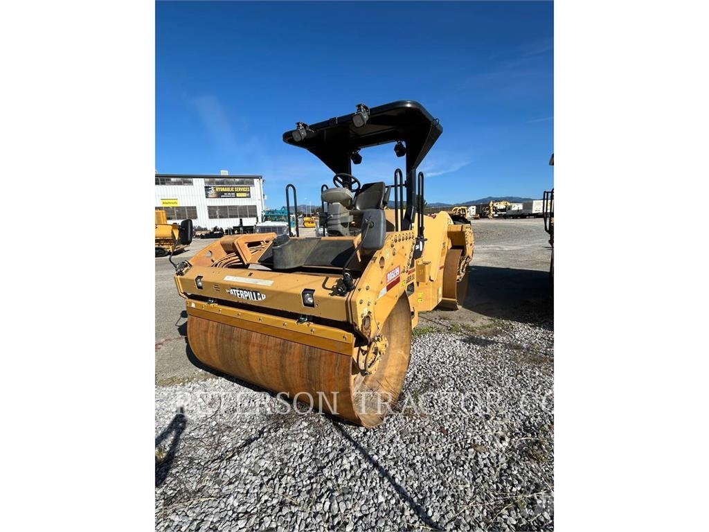 CAT CB64 Rupsgraafmachines