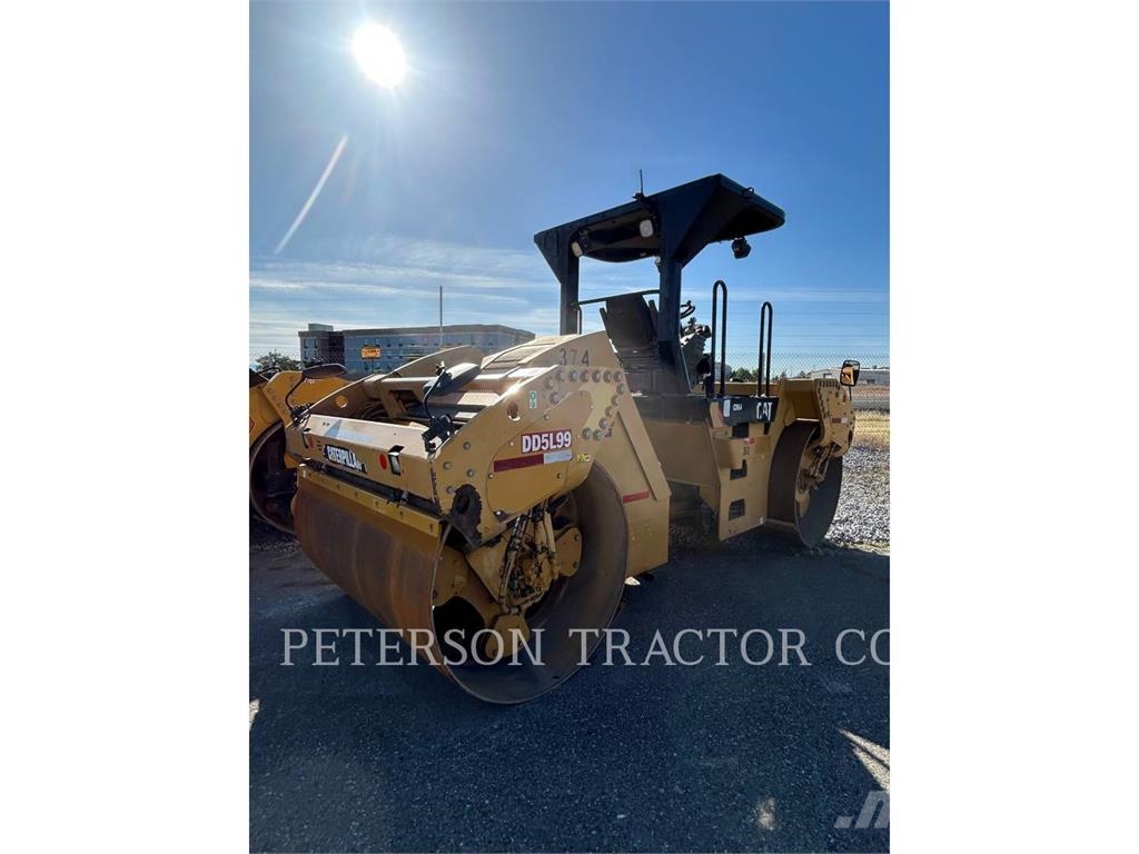 CAT CB64 Rupsgraafmachines