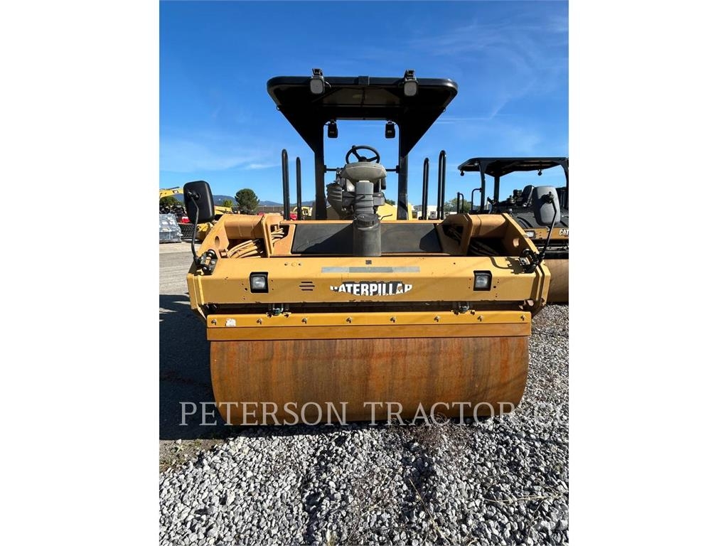 CAT CB64 Rupsgraafmachines