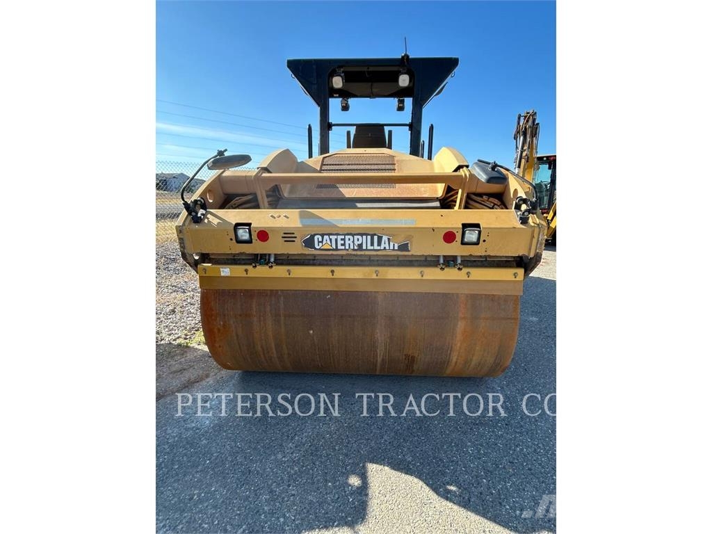 CAT CB64 Rupsgraafmachines