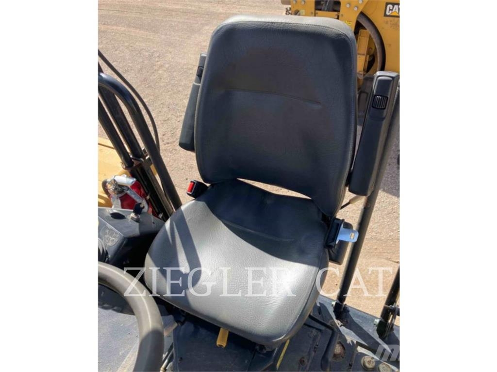 CAT CB64 Compactadoras de suelo