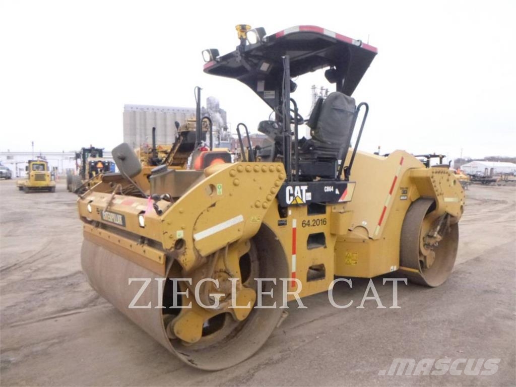 CAT CB64 Jordkompaktorer