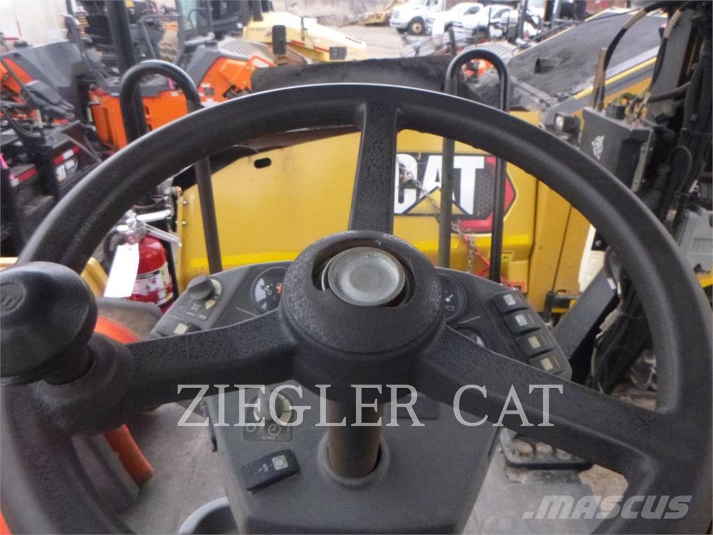 CAT CB64 Jordkompaktorer