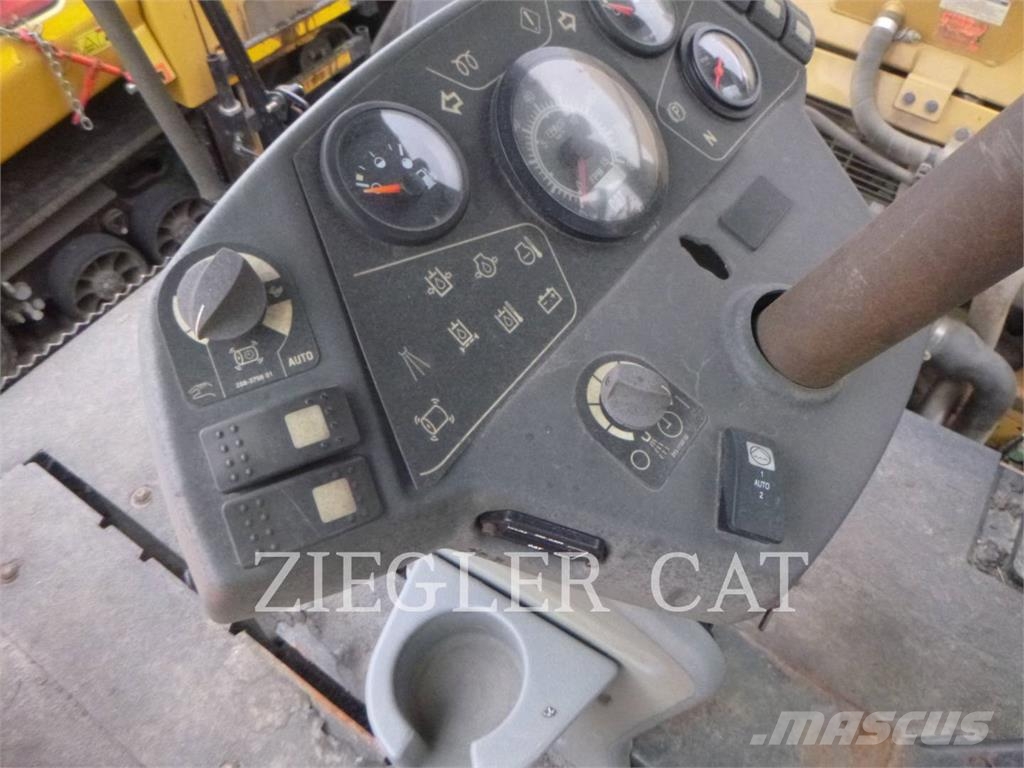 CAT CB64 Jordkompaktorer