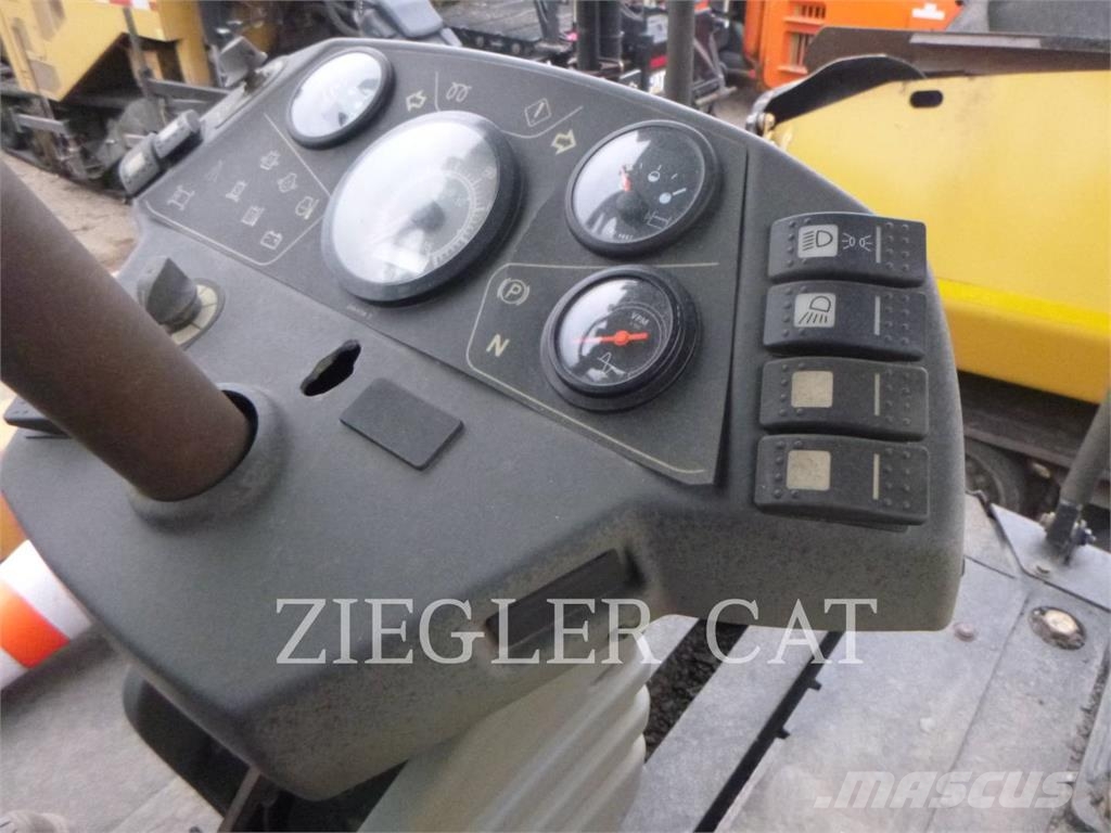 CAT CB64 Jordkompaktorer