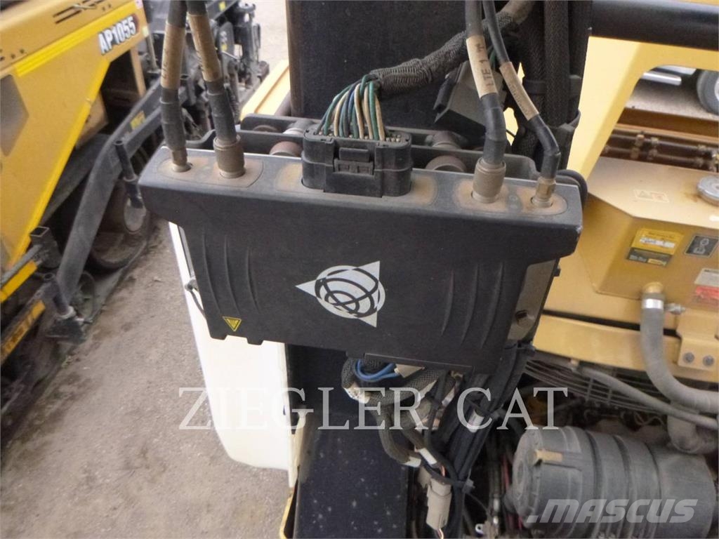 CAT CB64 Jordkompaktorer