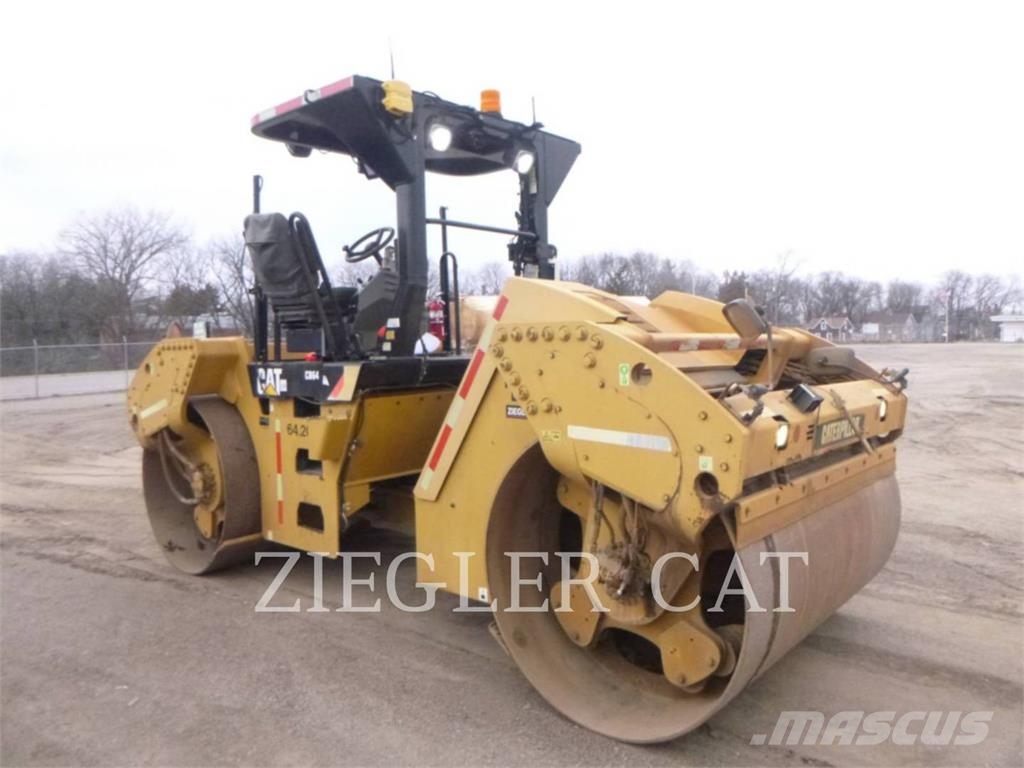 CAT CB64 Jordkompaktorer