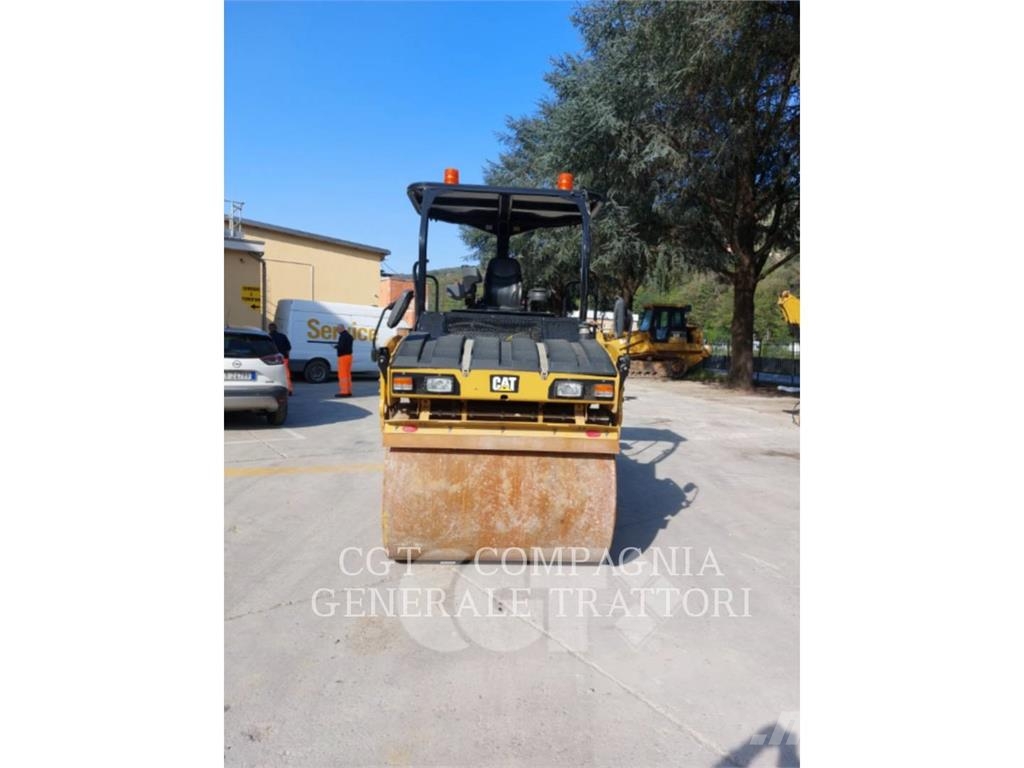 CAT CB7 Asphalt pavers