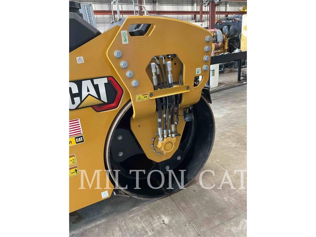 CAT CB7 雙輪滾壓機