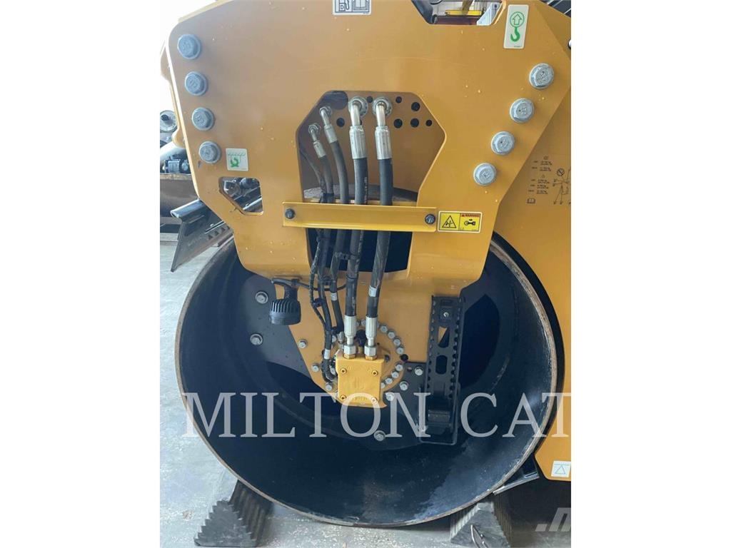 CAT CB7 雙輪滾壓機