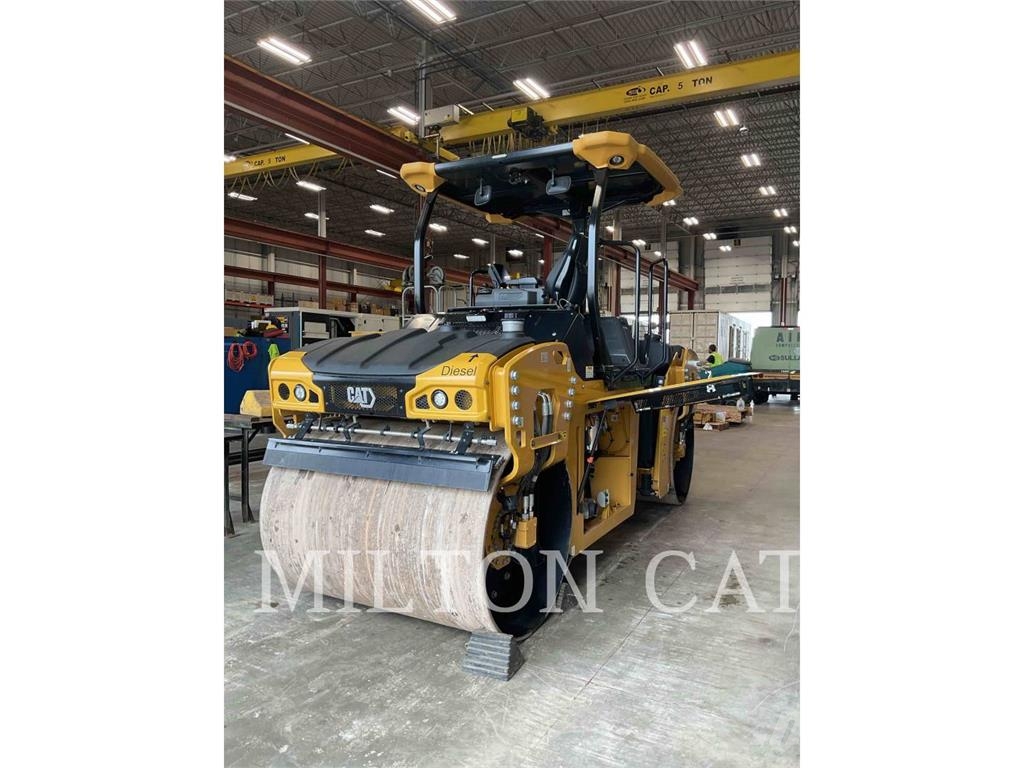 CAT CB7 雙輪滾壓機