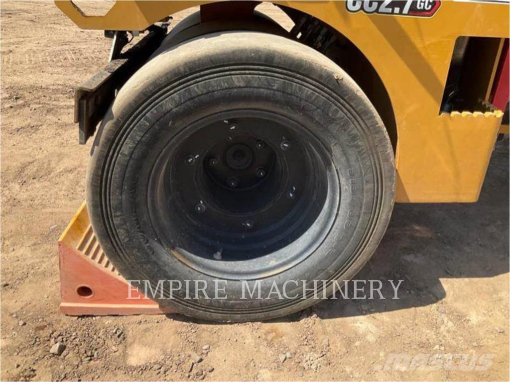 CAT CC2.7GC-03 Rodillos de doble tambor