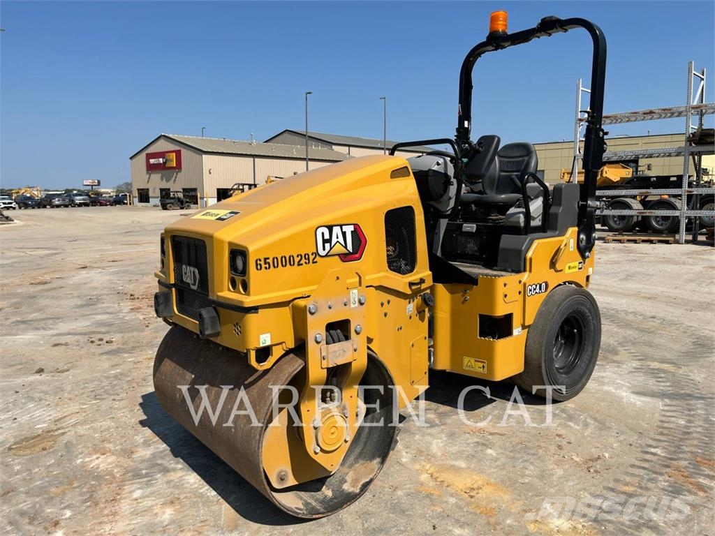 CAT CC4.0 Kompaktorji tal