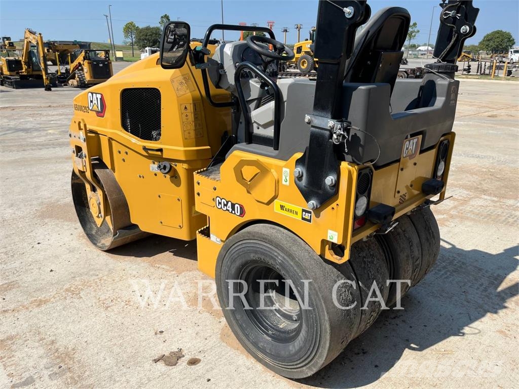 CAT CC4.0 Kompaktorji tal