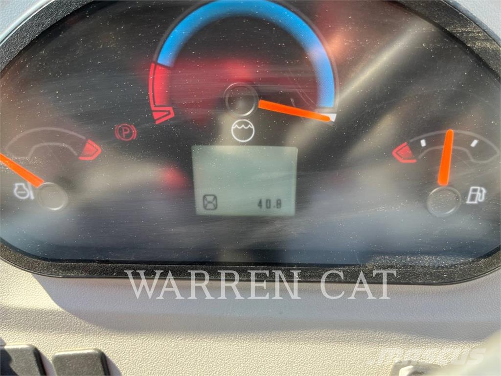 CAT CC4.0 Kompaktorji tal