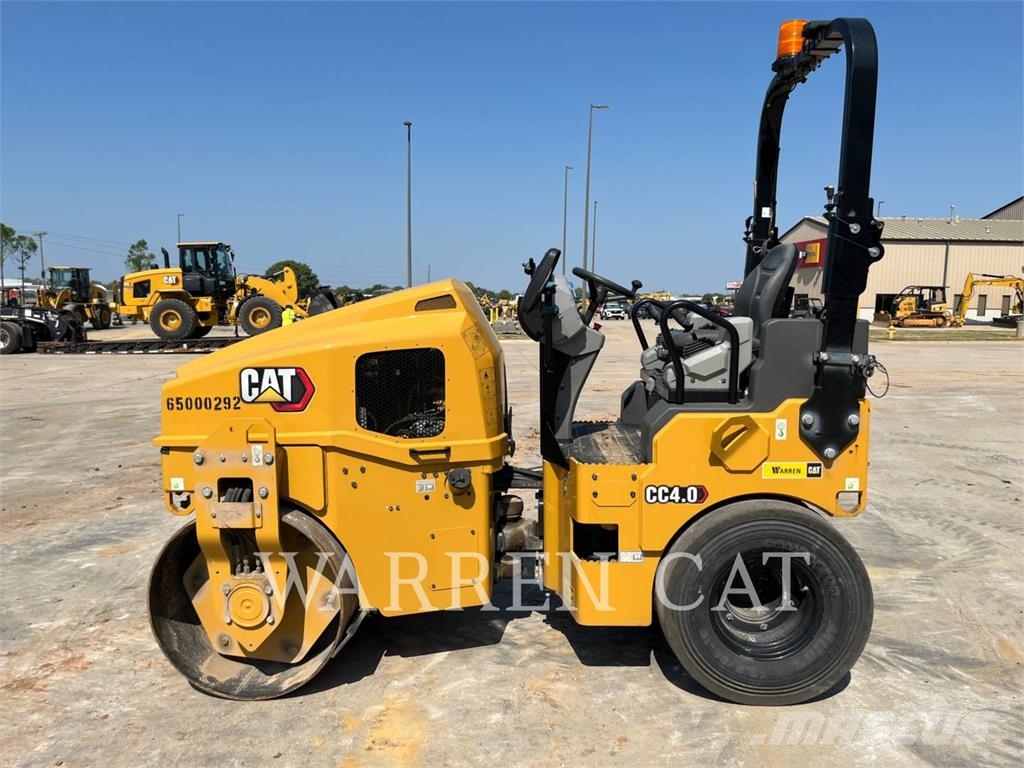 CAT CC4.0 Kompaktorji tal
