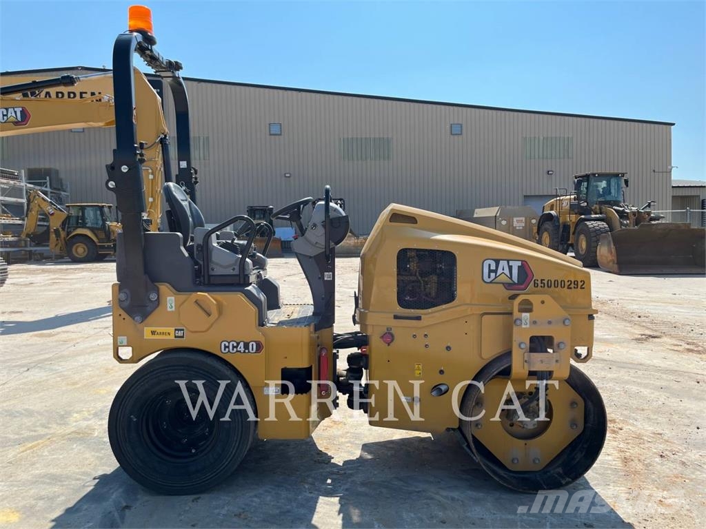 CAT CC4.0 Kompaktorji tal