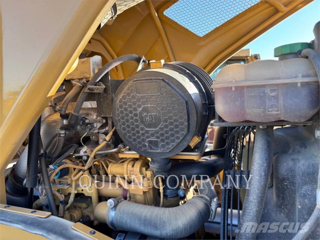 CAT CP11GC Buldozer sobre ruedas