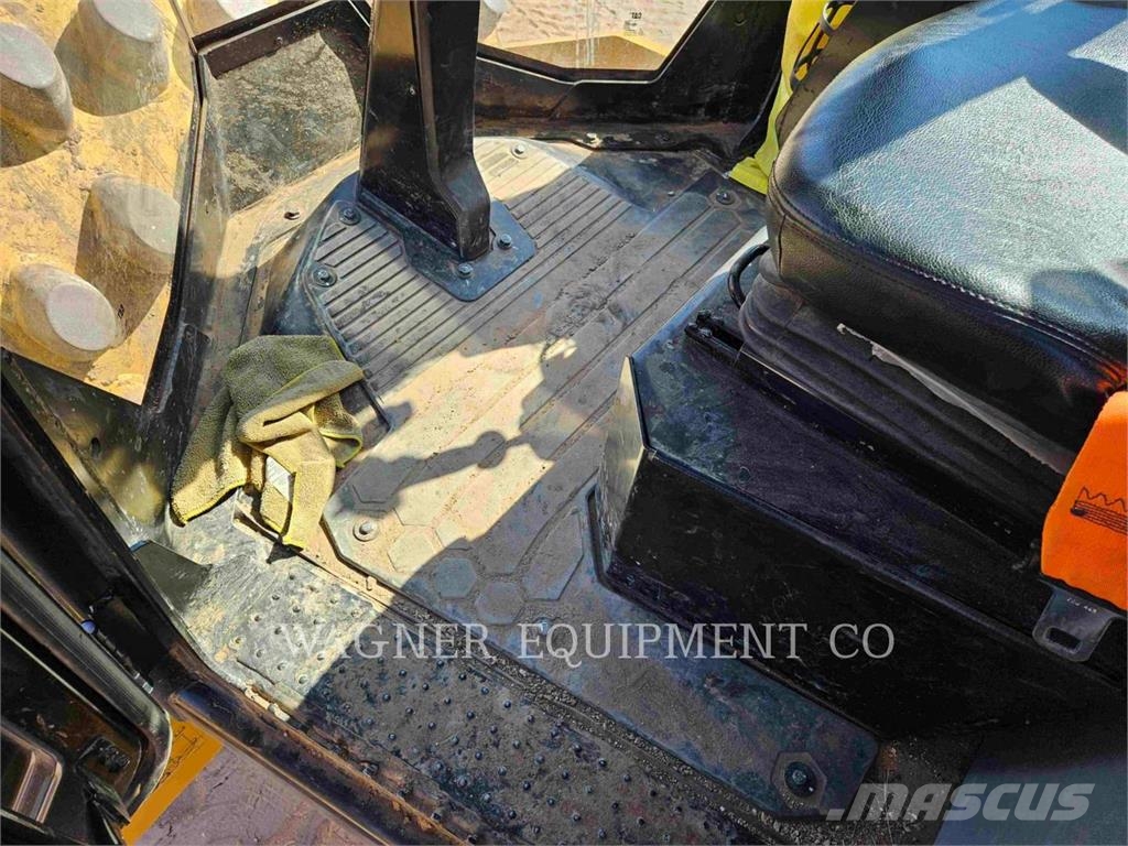 CAT CP13GC ضاغطات التربة