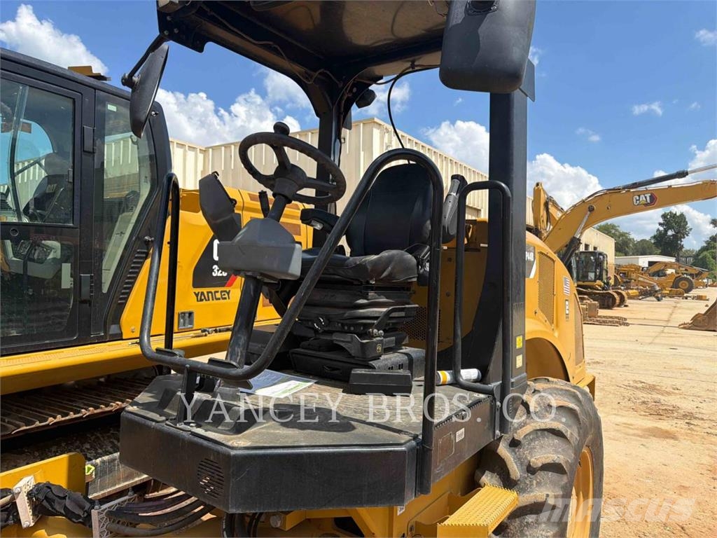 CAT CP44B Kompaktorji tal