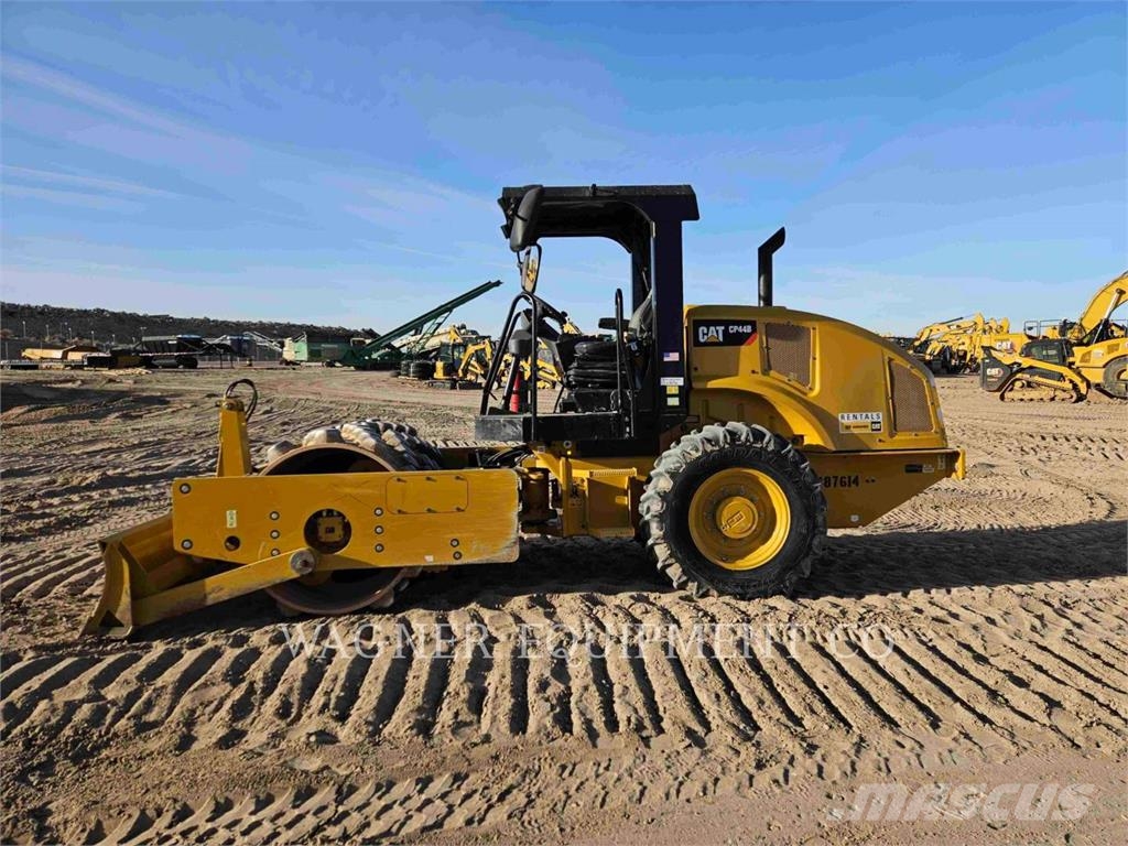 CAT CP44B Compactadoras de suelo