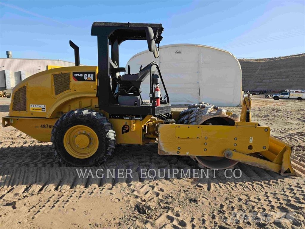 CAT CP44B Compactadoras de suelo