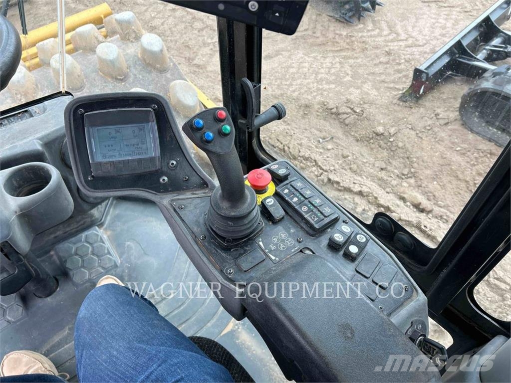 CAT CP56B Compactadoras de suelo