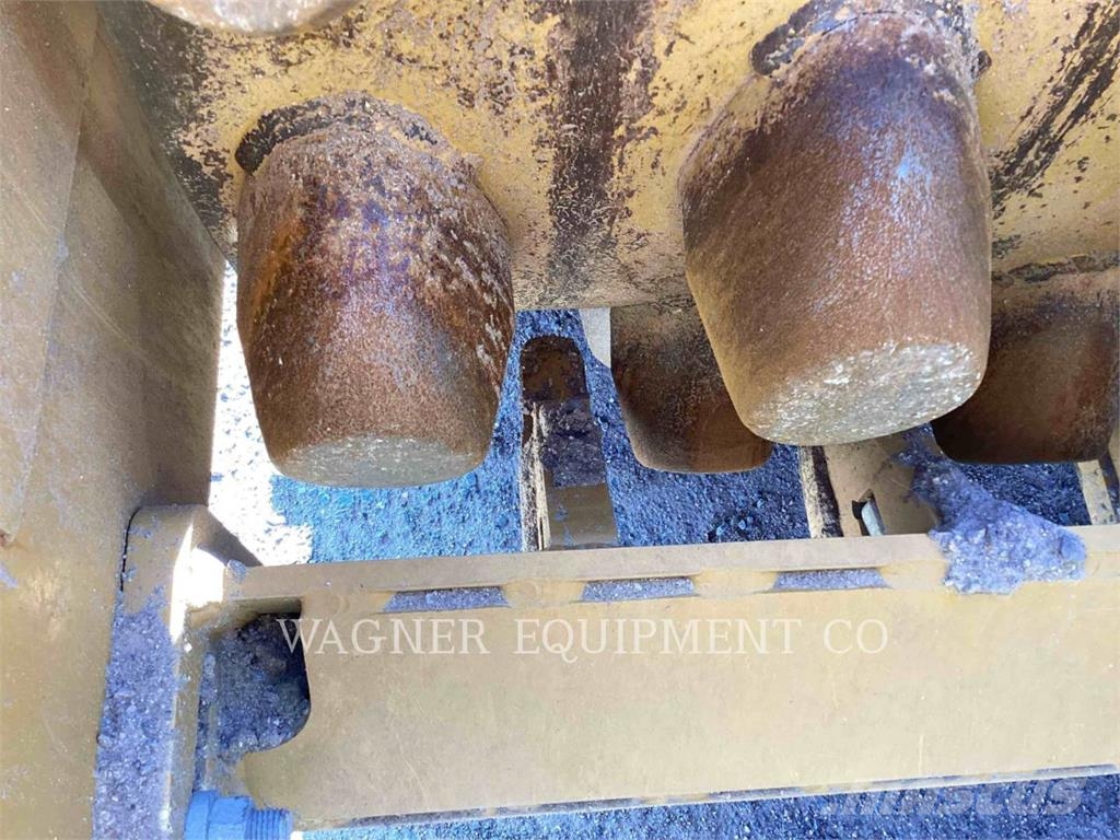 CAT CP56B Compactadoras de suelo