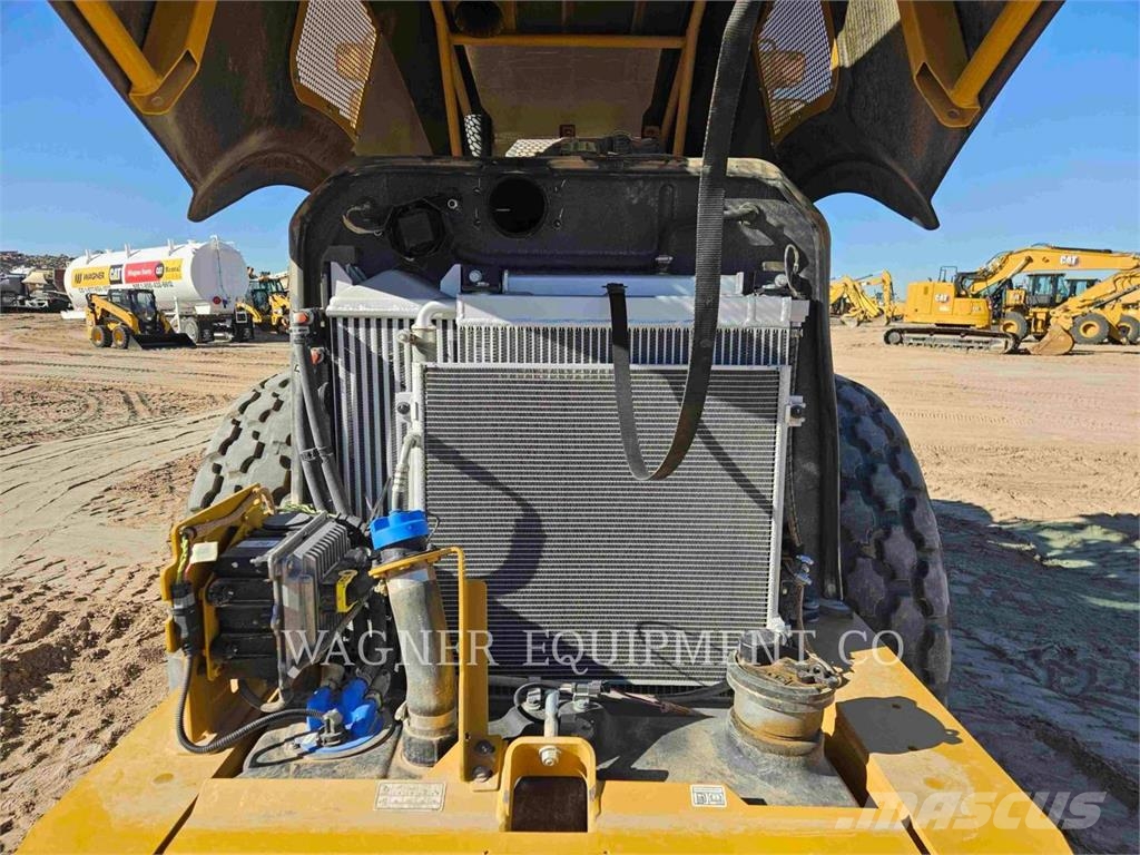 CAT CS12 ضاغطات التربة