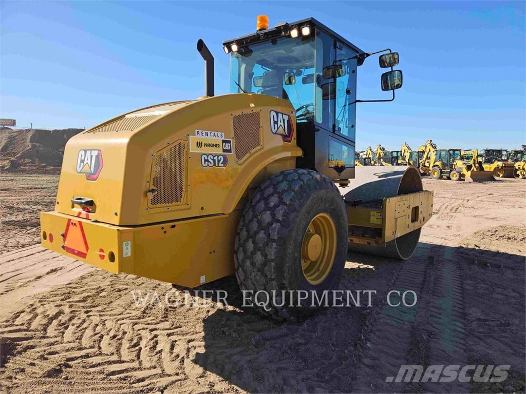 CAT CS1203 土壤压实机