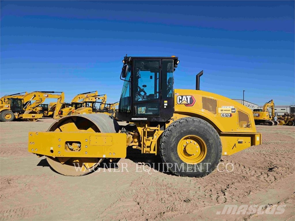 CAT CS1203 土壤压实机