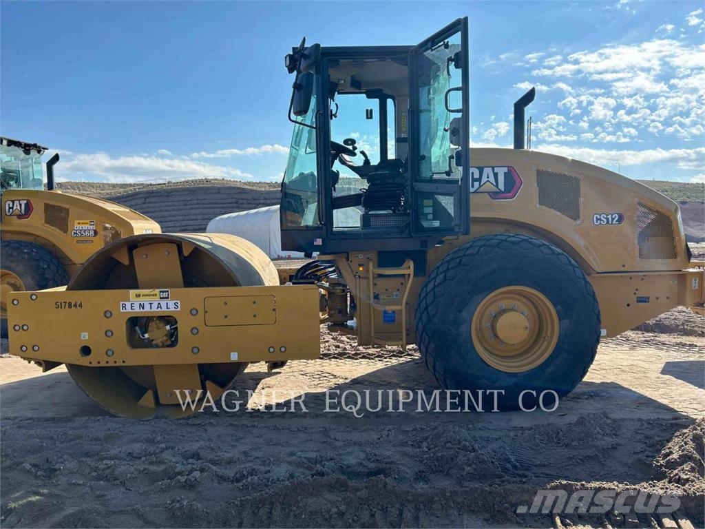 CAT CS1203 土壤压实机